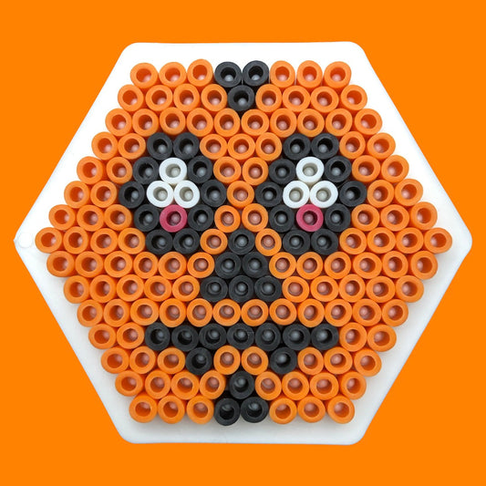 Halloweenpyssel med pärlplattor: Skapa en festlig pumpa